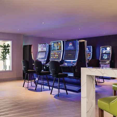 Отель Crowne Plaza Saint John Harbour View By Ihg Экстерьер фото