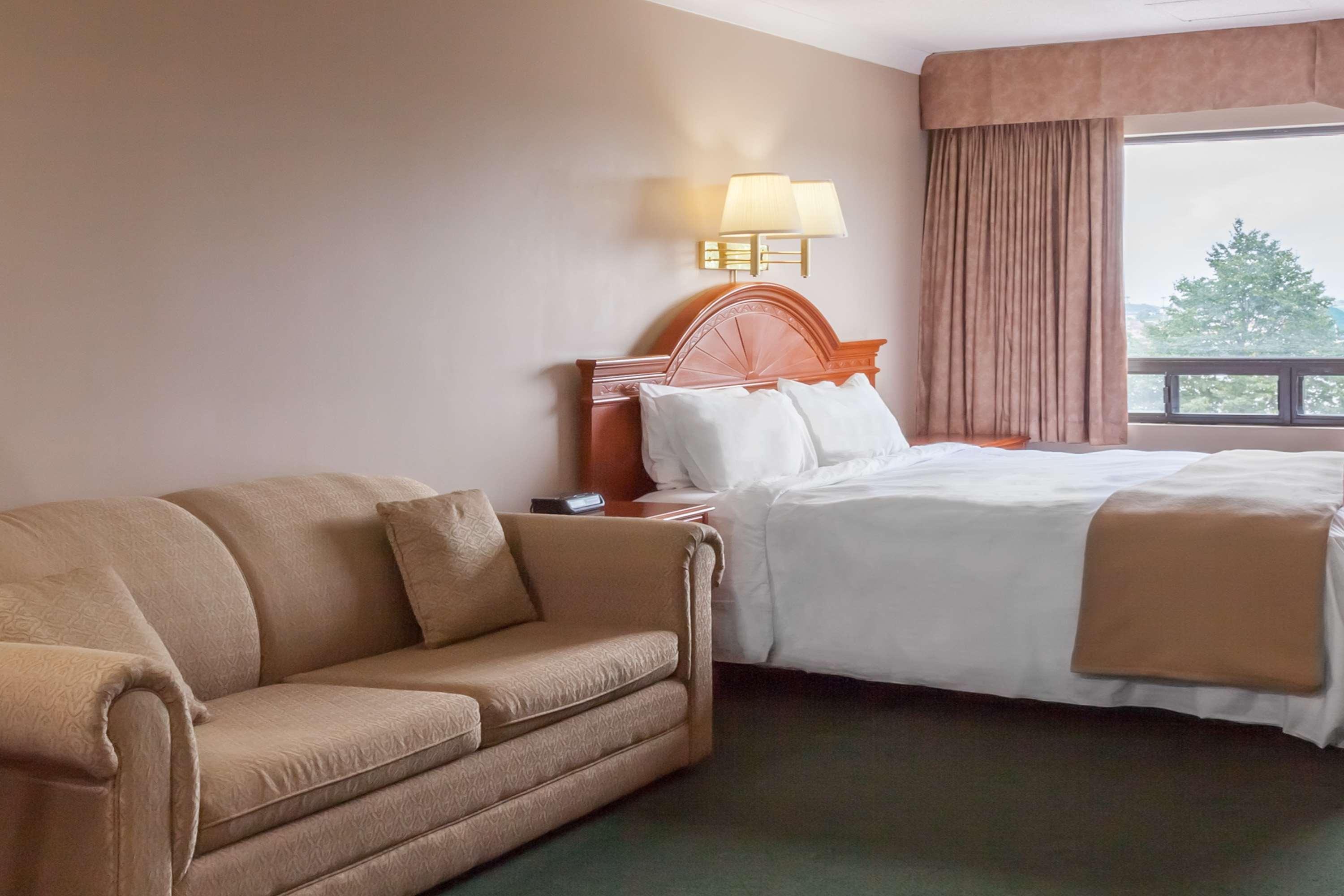 Отель Crowne Plaza Saint John Harbour View By Ihg Экстерьер фото